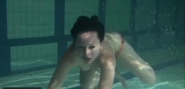  Super hot sister Anna Siskina with big tits in the swimming pool